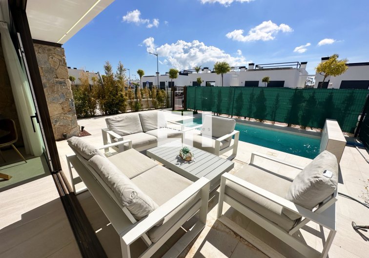 Segunda mano - villa - Santa Rosalia Resort - Inland