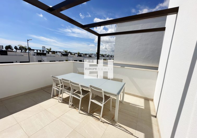 Segunda mano - villa - Santa Rosalia Resort - Inland