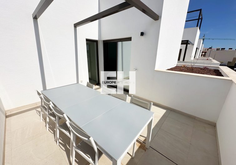 Segunda mano - villa - Santa Rosalia Resort - Inland