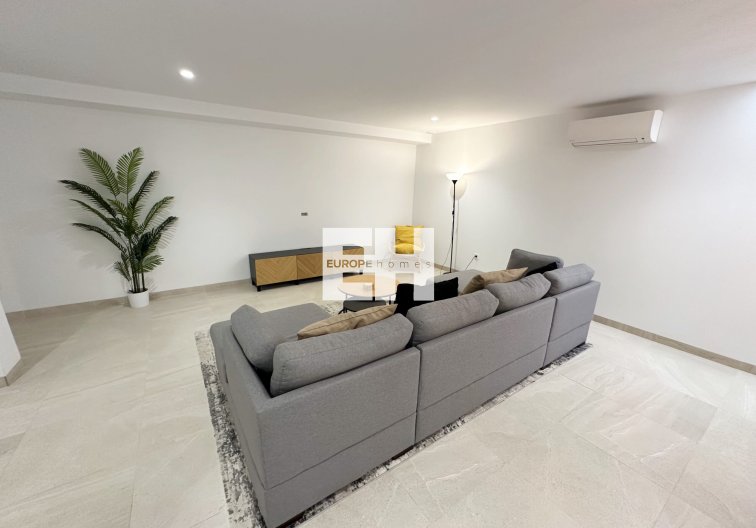 Segunda mano - villa - Santa Rosalia Resort - Inland