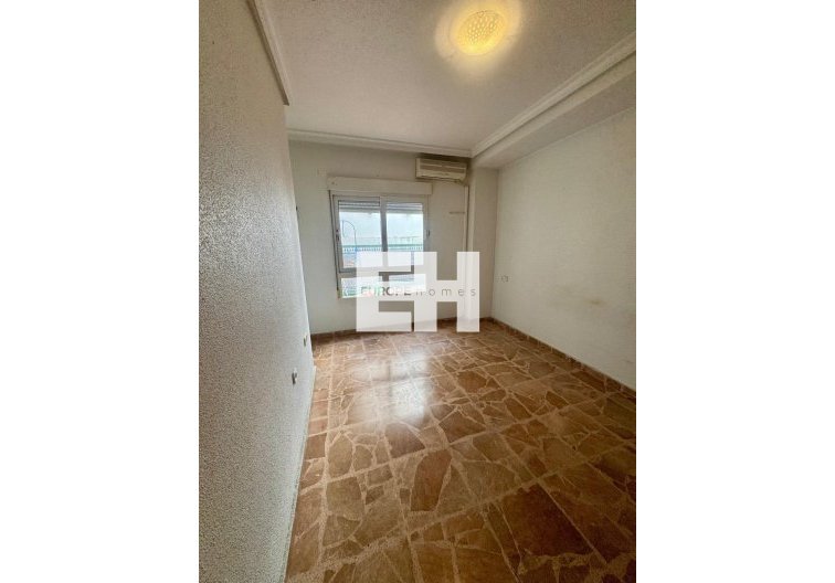 Wiederverkauf - Wohnung - Torrevieja - Centro
