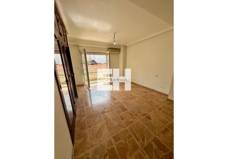 Wiederverkauf - Wohnung - Torrevieja - Centro