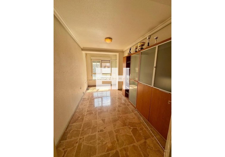 Wiederverkauf - Wohnung - Torrevieja - Centro