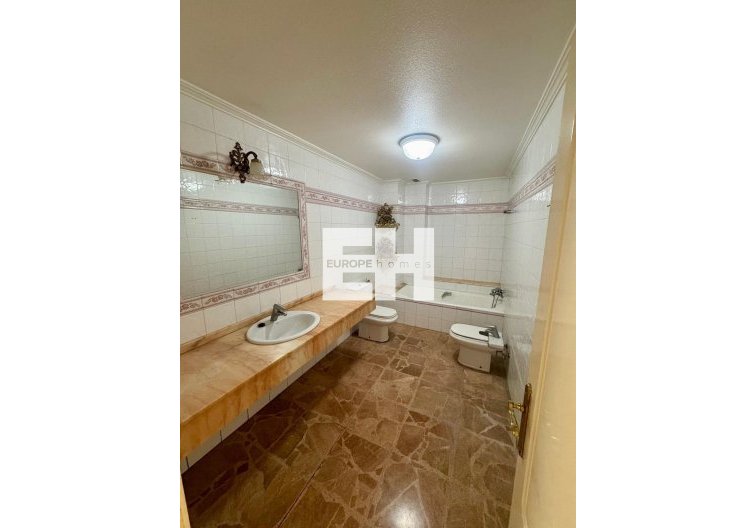 Wiederverkauf - Wohnung - Torrevieja - Centro