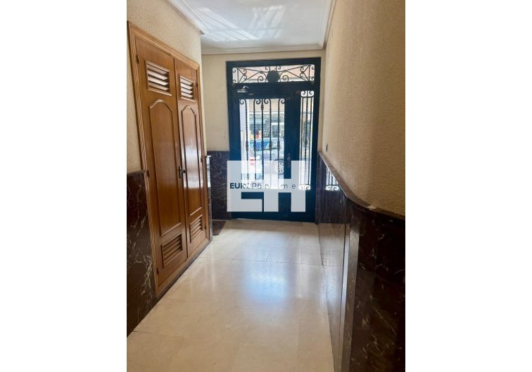 Wiederverkauf - Wohnung - Torrevieja - Centro
