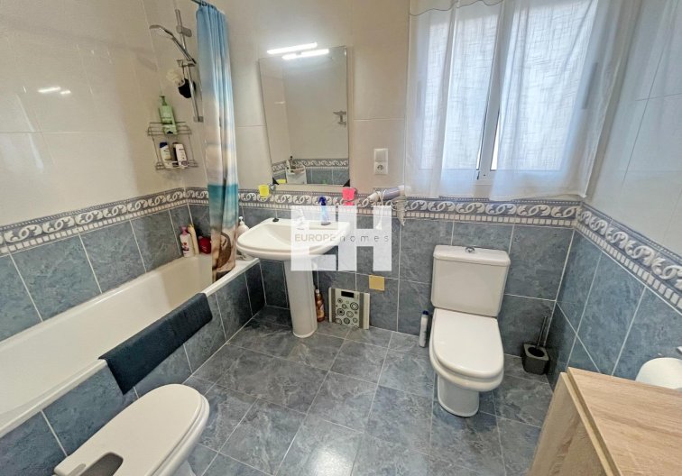 Herverkoop - Duplex - San Miguel de Salinas - Las Filipinas