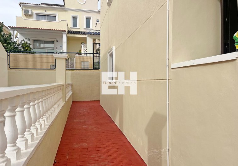 Herverkoop - Duplex - San Miguel de Salinas - Las Filipinas