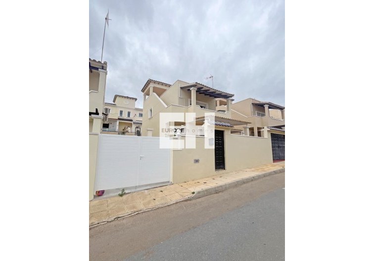 Herverkoop - Duplex - San Miguel de Salinas - Las Filipinas