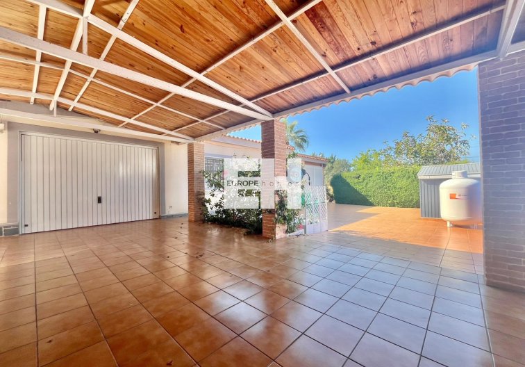 Resale - villa - Torrevieja - Los Balcones - Los Altos Del Edén