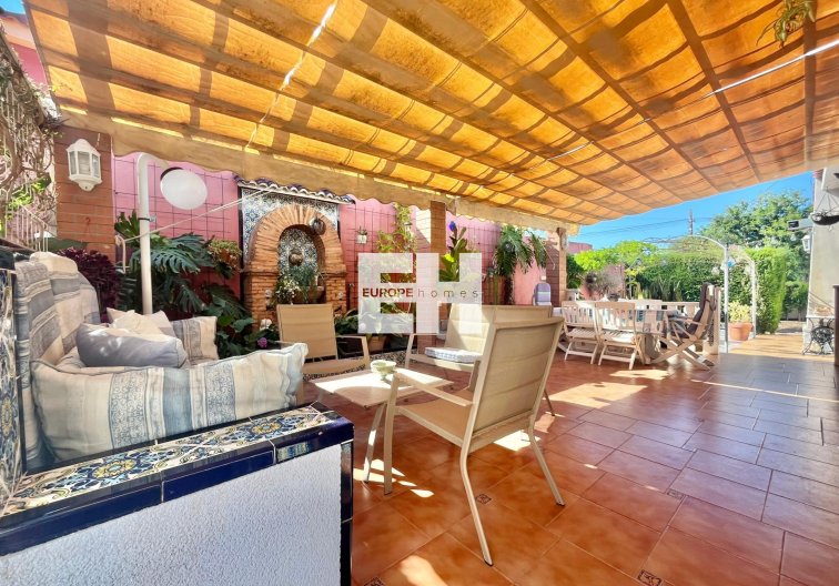 Resale - villa - Torrevieja - Los Balcones - Los Altos Del Edén
