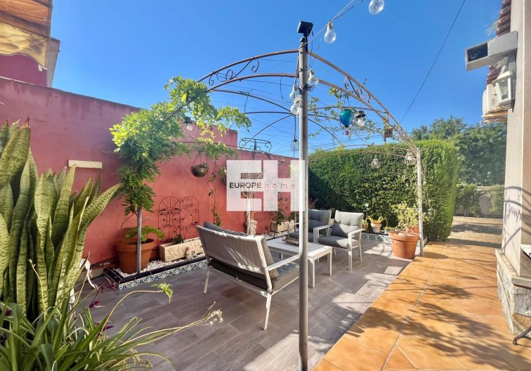 Resale - villa - Torrevieja - Los Balcones - Los Altos Del Edén