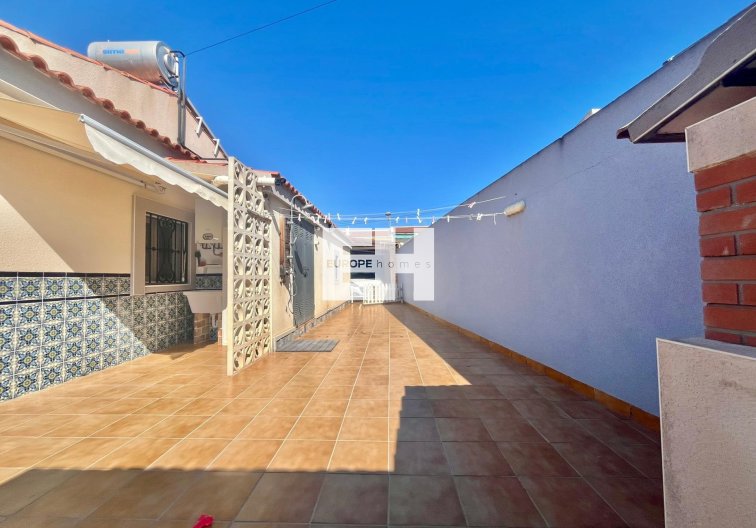 Resale - villa - Torrevieja - Los Balcones - Los Altos Del Edén