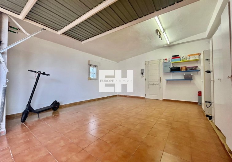 Resale - villa - Torrevieja - Los Balcones - Los Altos Del Edén