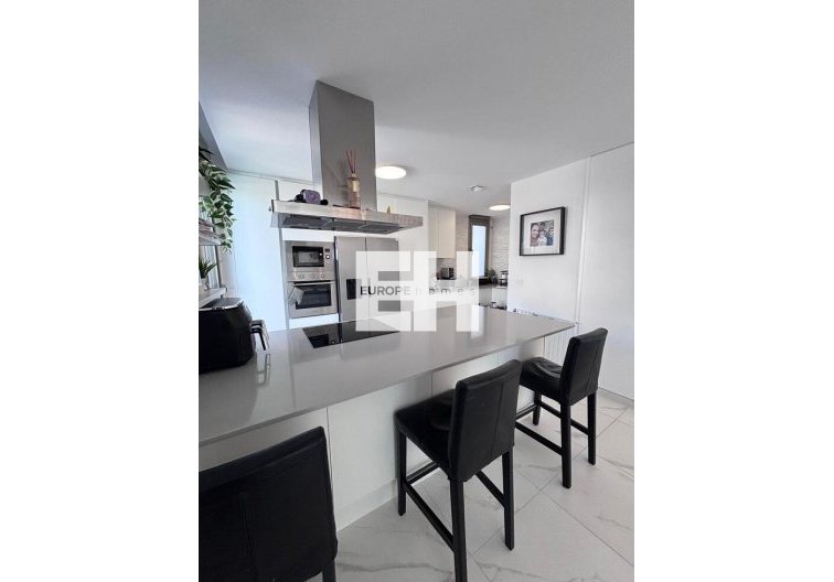 Resale - villa - Villamartin - Costa Blanca