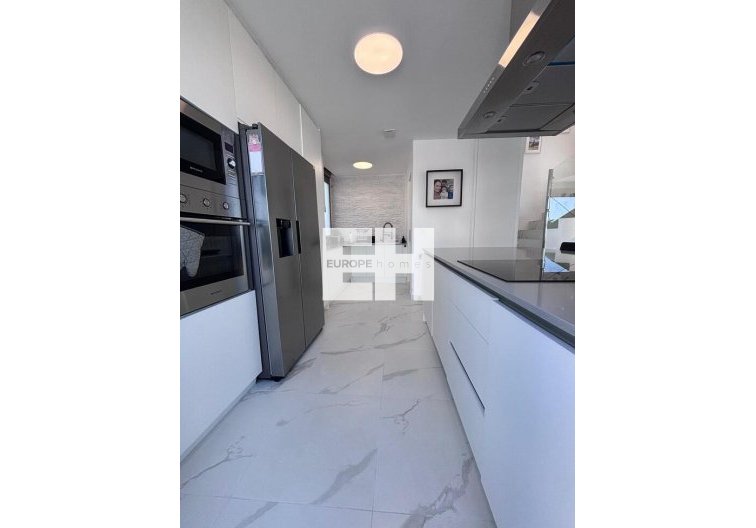 Resale - villa - Villamartin - Costa Blanca