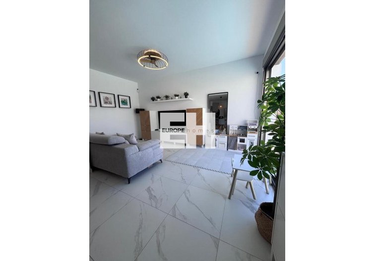 Resale - villa - Villamartin - Costa Blanca