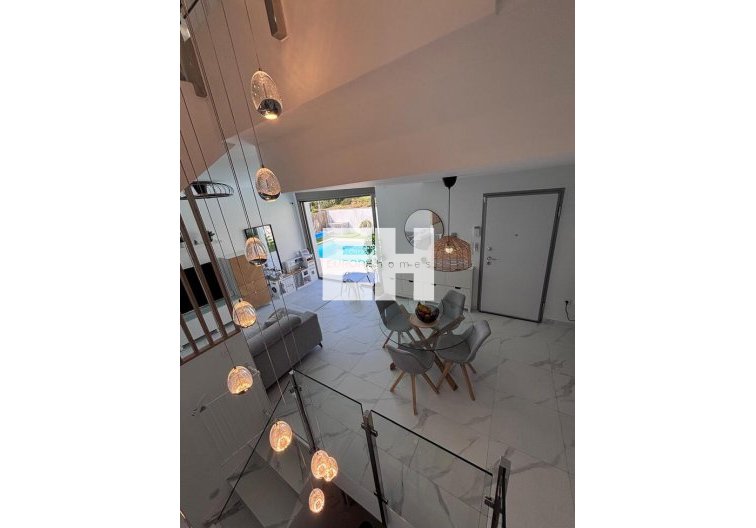 Resale - villa - Villamartin - Costa Blanca