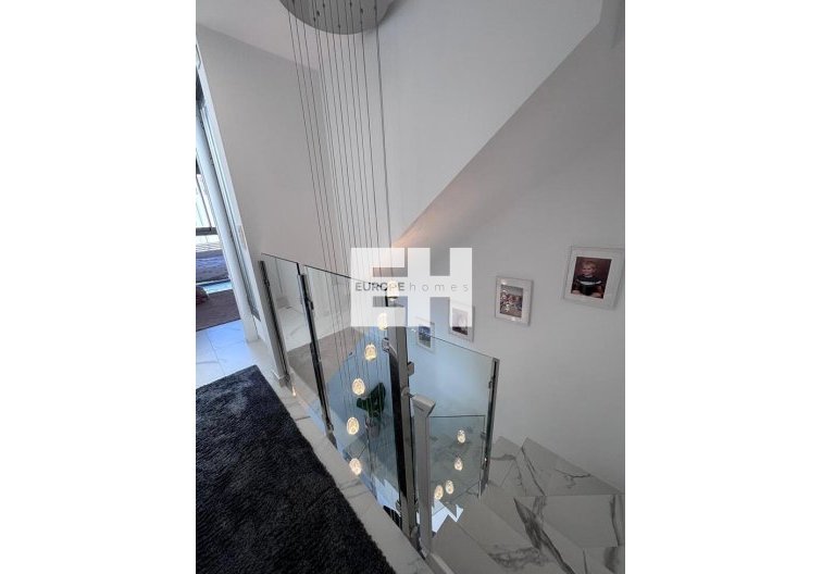 Resale - villa - Villamartin - Costa Blanca