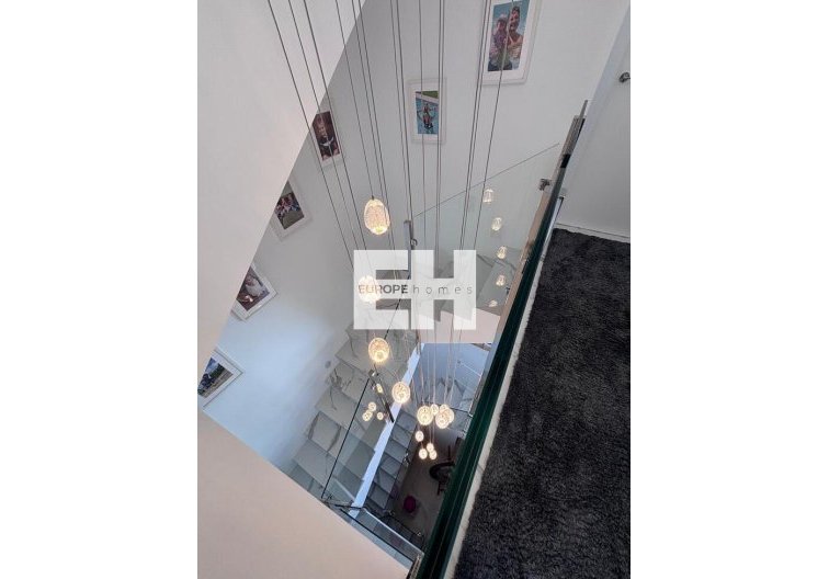 Resale - villa - Villamartin - Costa Blanca