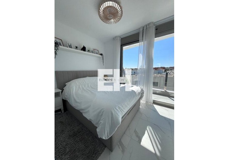 Resale - villa - Villamartin - Costa Blanca