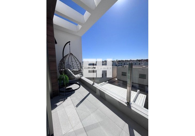 Resale - villa - Villamartin - Costa Blanca
