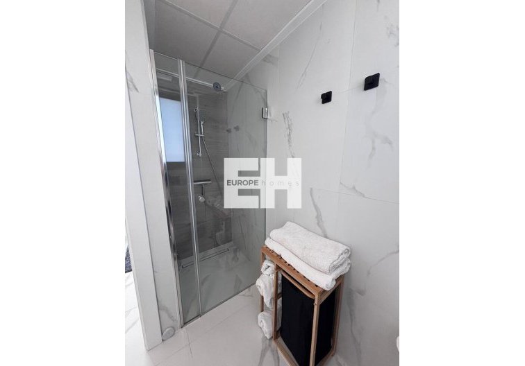 Resale - villa - Villamartin - Costa Blanca