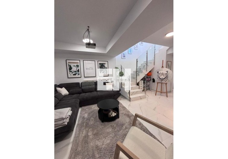 Resale - villa - Villamartin - Costa Blanca