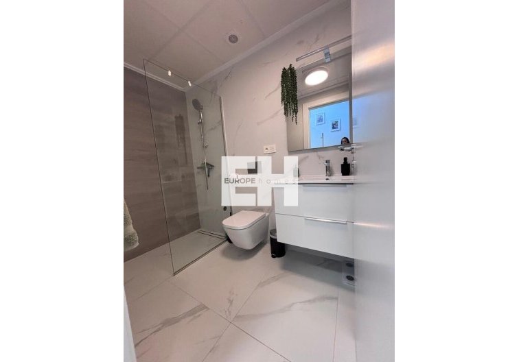 Resale - villa - Villamartin - Costa Blanca