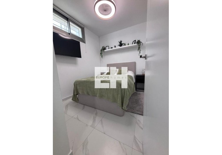 Resale - villa - Villamartin - Costa Blanca