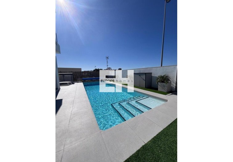 Resale - villa - Villamartin - Costa Blanca