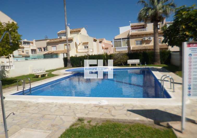 Herverkoop - town house - Playa Flamenca - Costa Blanca