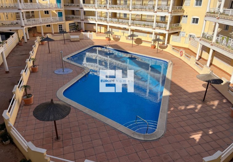 Resale - Apartment - Orihuela Costa - Campoamor