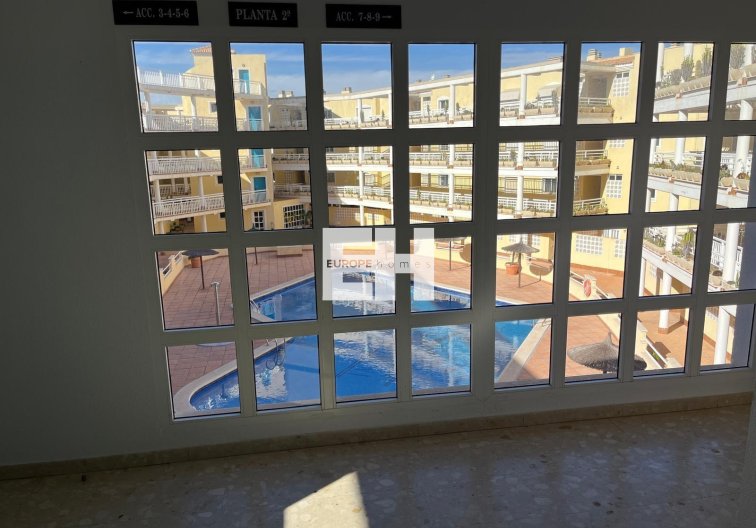 Resale - Apartment - Orihuela Costa - Campoamor