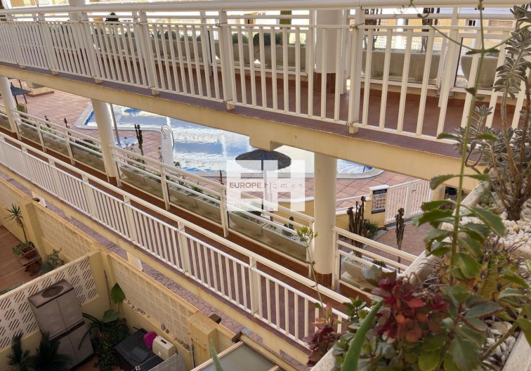 Resale - Apartment - Orihuela Costa - Campoamor