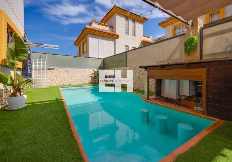 Resale - villa - Los Montesinos - La Herrada