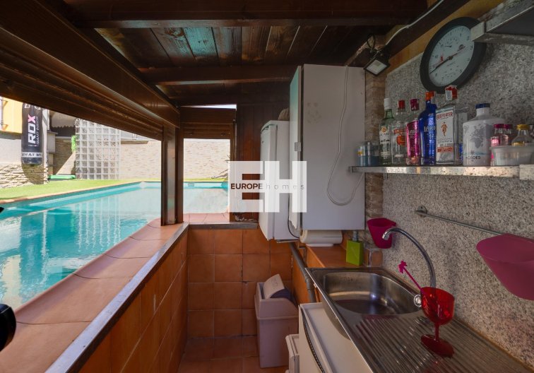 Resale - villa - Los Montesinos - La Herrada