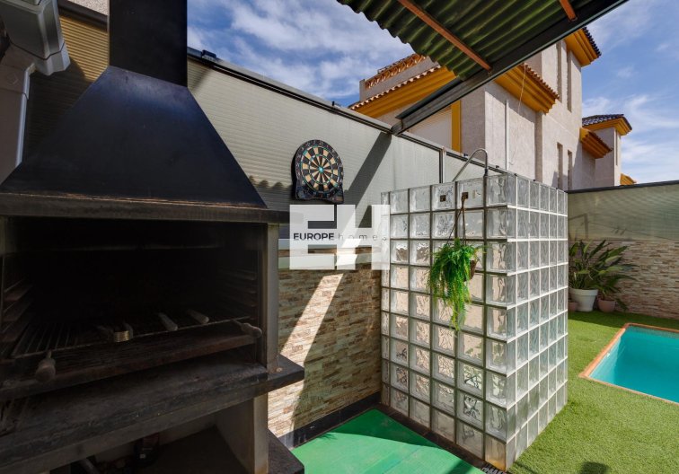 Resale - villa - Los Montesinos - La Herrada