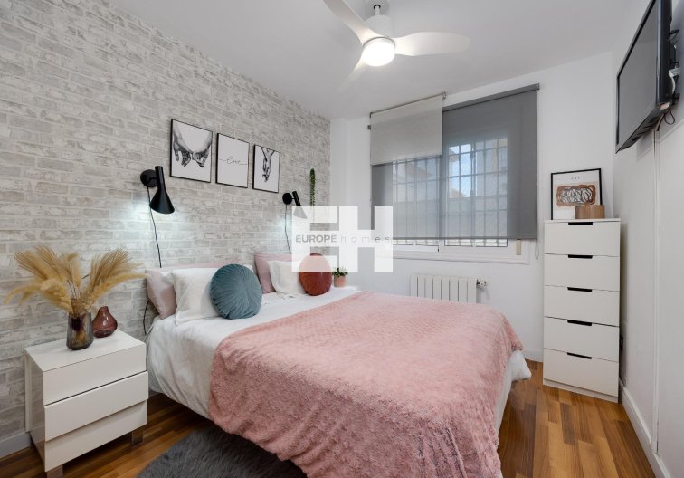 Resale - villa - Los Montesinos - La Herrada