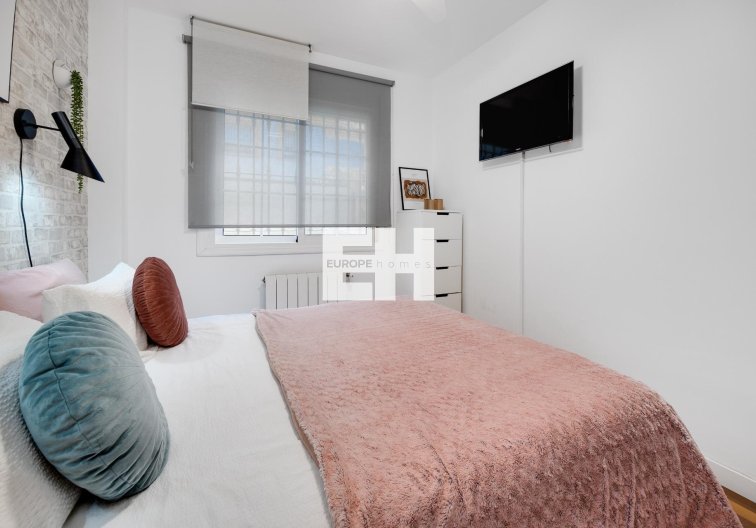 Resale - villa - Los Montesinos - La Herrada