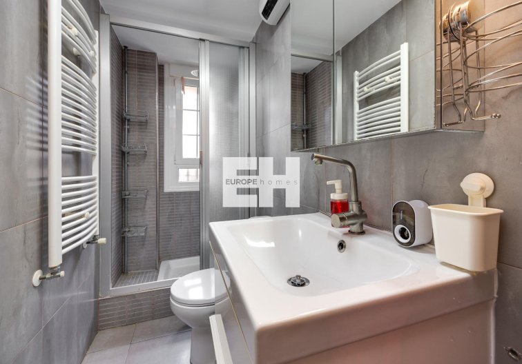 Resale - villa - Los Montesinos - La Herrada