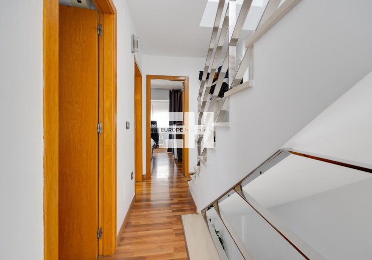 Resale - villa - Los Montesinos - La Herrada