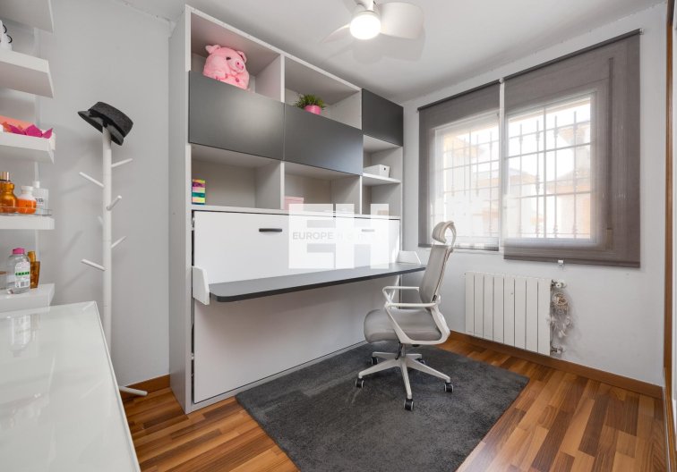 Resale - villa - Los Montesinos - La Herrada