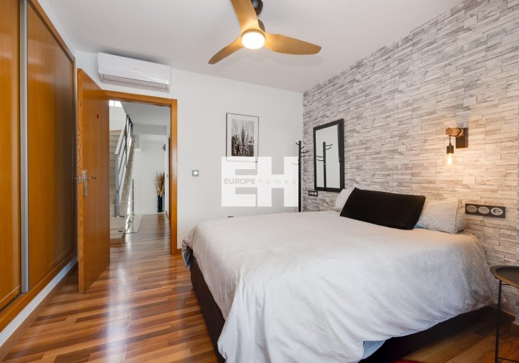 Resale - villa - Los Montesinos - La Herrada