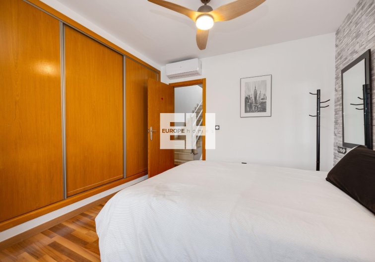 Resale - villa - Los Montesinos - La Herrada