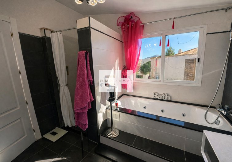 Segunda mano - villa - Castalla - Costa Blanca