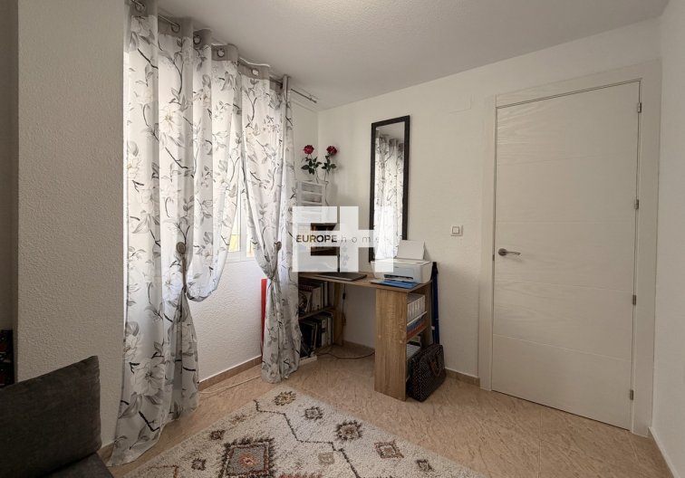 Revente - Appartement - Torrevieja - Urb. Calas Blancas III