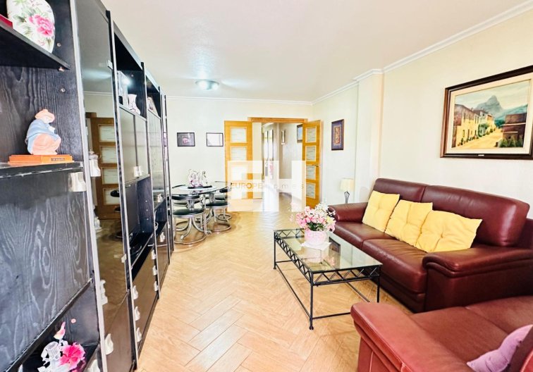 Wiederverkauf - Wohnung - Torrevieja - Centro