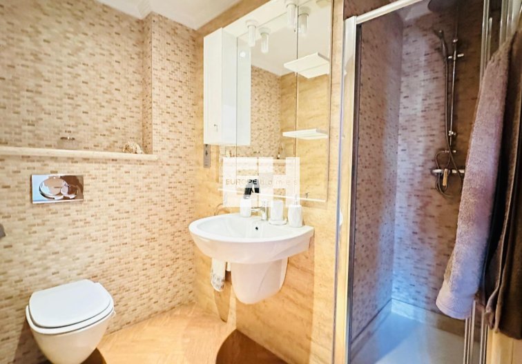 Wiederverkauf - Wohnung - Torrevieja - Centro