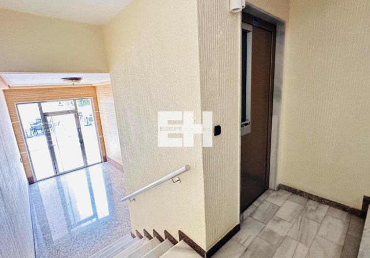 Wiederverkauf - Wohnung - Torrevieja - Centro