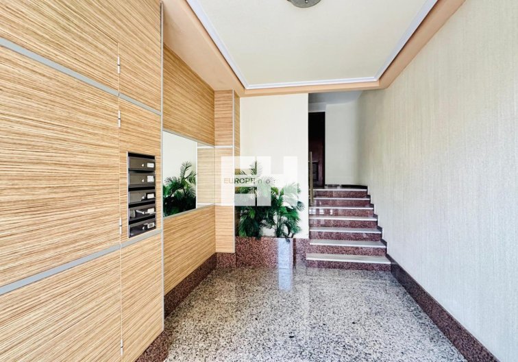 Wiederverkauf - Wohnung - Torrevieja - Centro